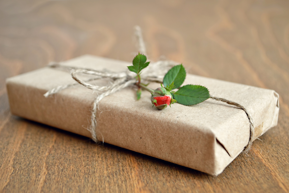 gift box shutterstock_302073533